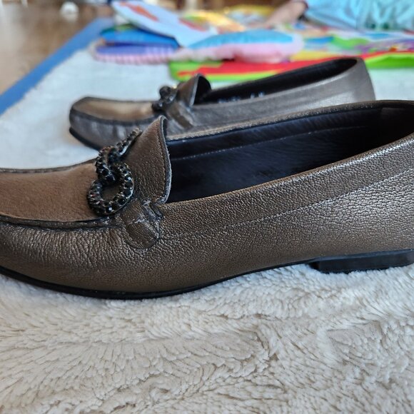 Stuart Weitzman size 6 loafers - Picture 2 of 6